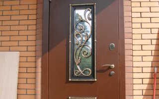 Зачем нужна фрамуга над входными дверями?