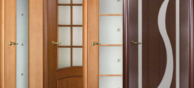 Использование межкомнатных дверей со стеклом в интерьере