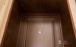 Как происходит отделка откосов входной двери, и что для этого нужно