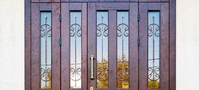 Где и как можно использовать входные двери со стеклом