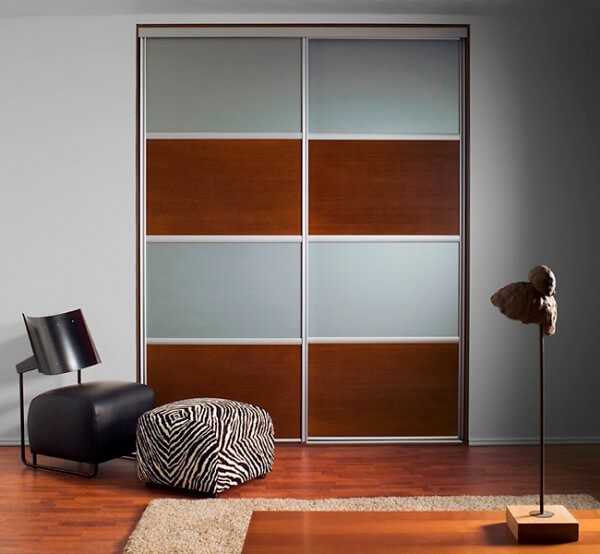 Дизайн хай-тек, используется комбинация из разных материалов