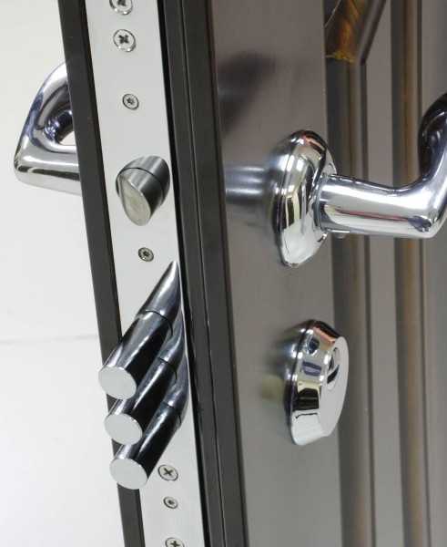 Смонтированное запирающее устройство