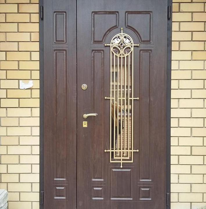 Полуторная дверь