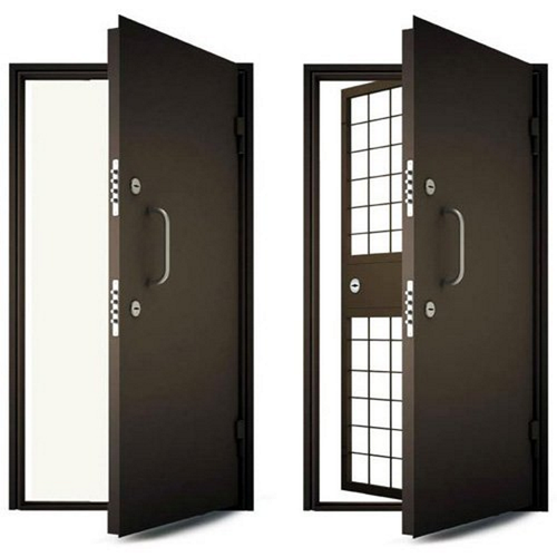 Дверь с решеткой 