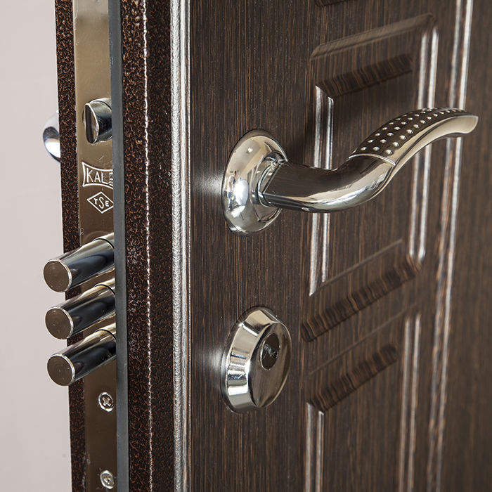 Замок входной двери