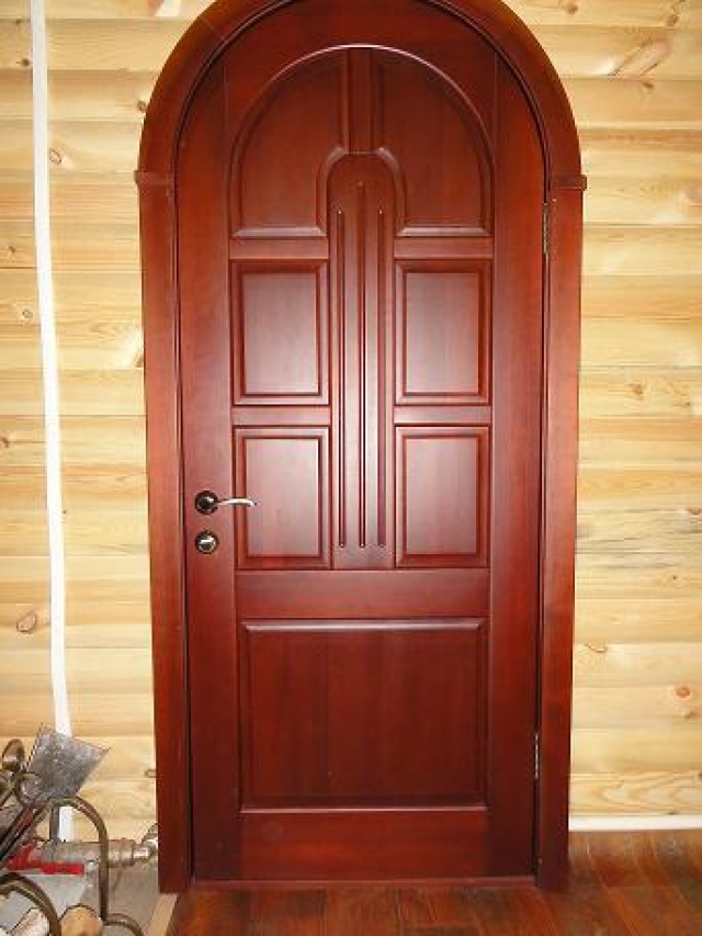 Арочная дверь