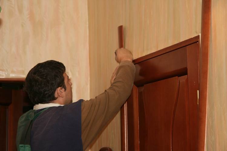 Измерение длины наличника 