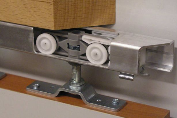 Механизм раздвижной двери 