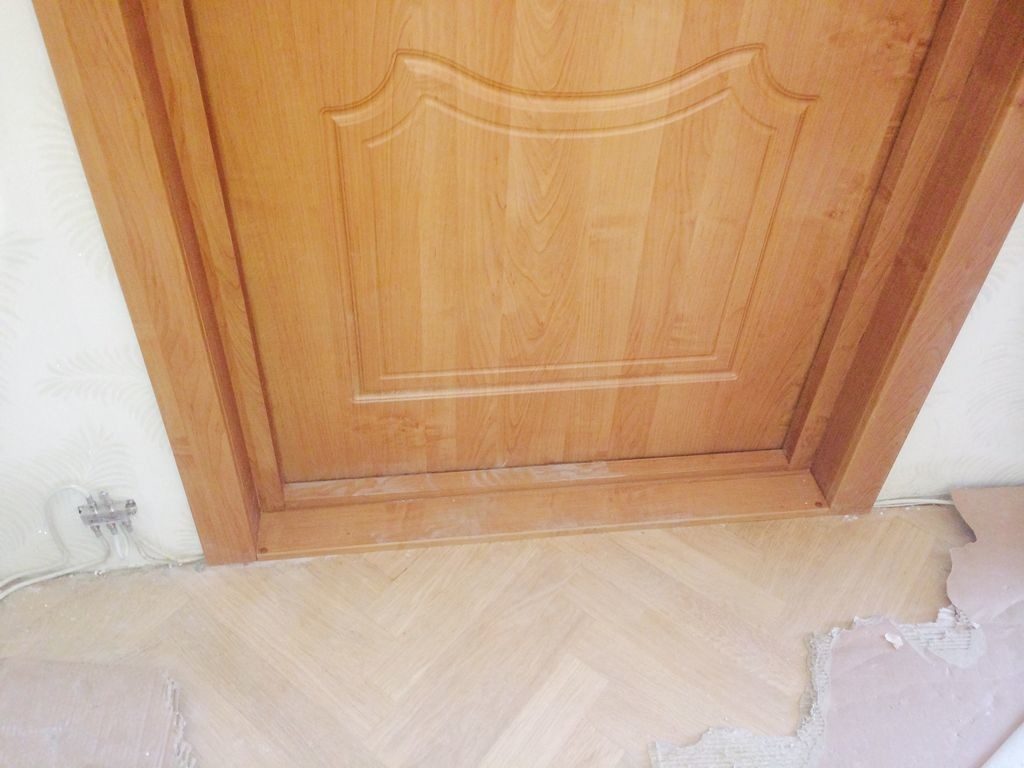 Межкомнатная дверь с порогом