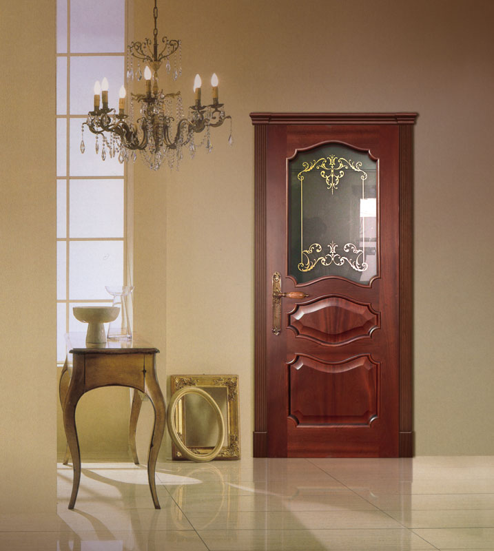 Дверь из дерева