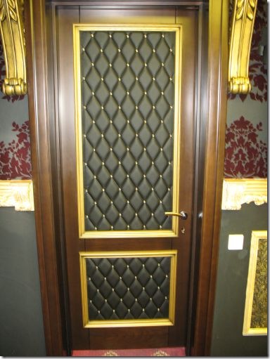 Дверь с дермантиновой вставкой