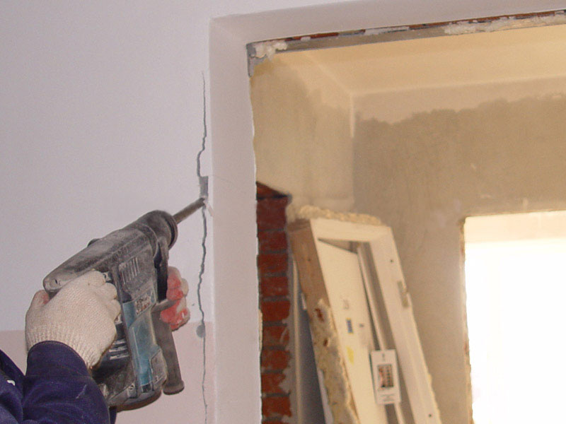 Расширение проема двери