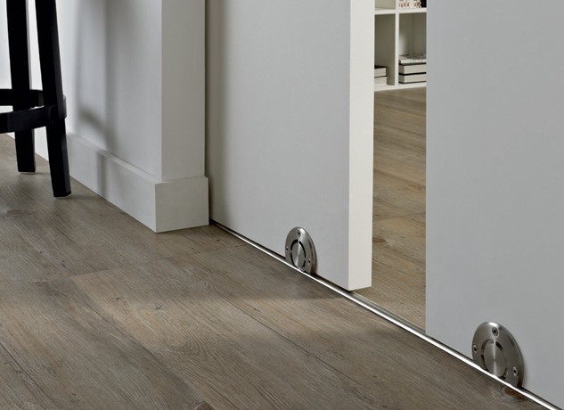 Раздвижная дверь с нижней направляющей 