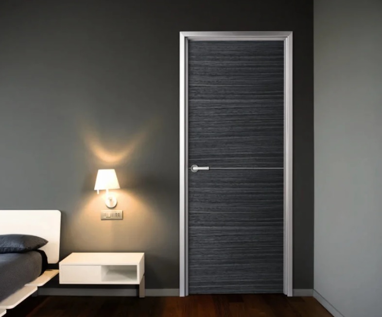 Серая дверь