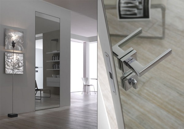 Зеркальная дверь 